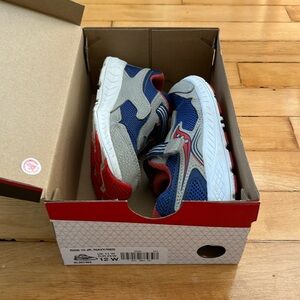 Saucony Ride 10 Jr in Navy & Red